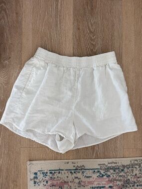 Wilfred White Elastic-Waist Linen-Blend Shorts
